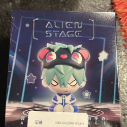 Alien Stage Figure