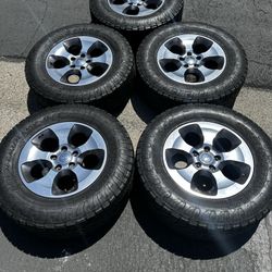 (5) 18” Jeep Wrangler Wheels 265/70R18 Toyo All Terrain