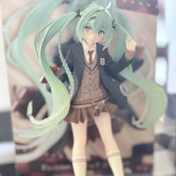 Fashion miku anime figure 