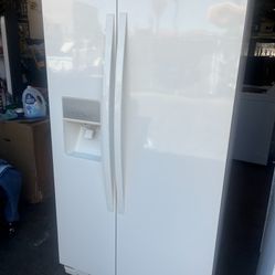 Whirlpool Side-By-Side Refrigerator Off White