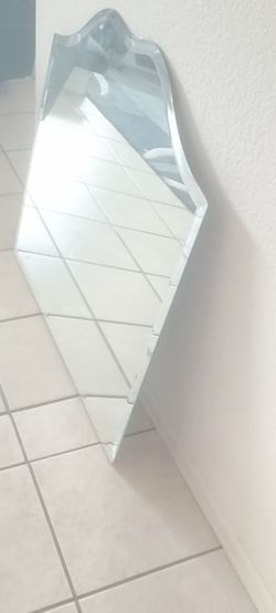 32"W x 31"H decorative frameless mirror/espejo decorativo sin marco