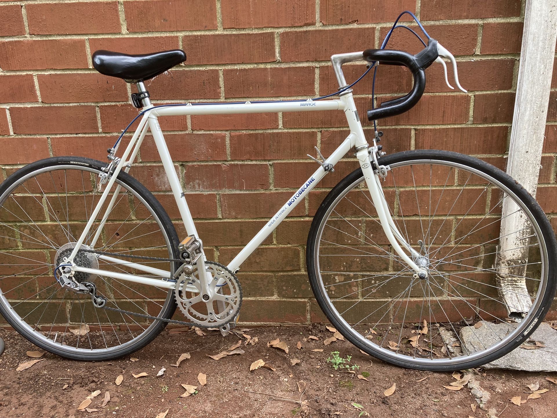 Vintage Motobecane Mirage White 25in Touring Bicycle