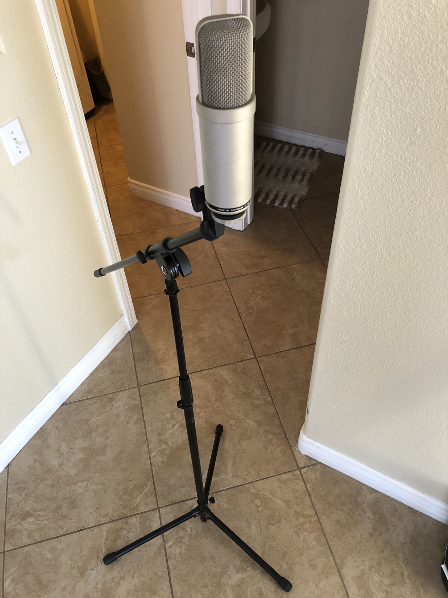 RODE NTK STUDIO CONDENSER MICROPHONE (comes with Stand/Chords/Interface)