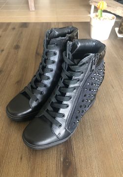 Steven Madden black boots size 8 in perfect condition