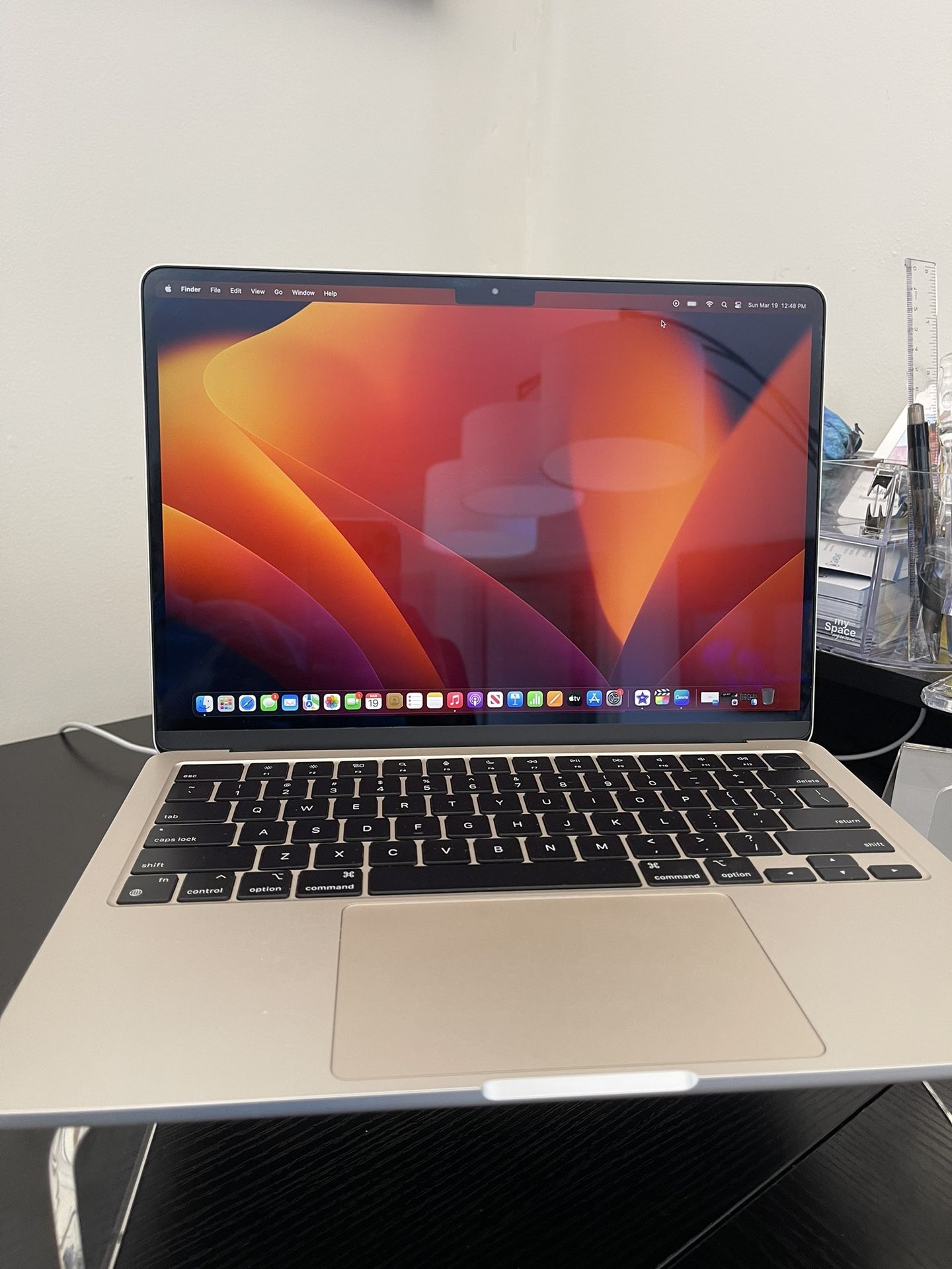 MacBook Air M2 Chip- Starlight