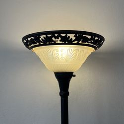 Vintage Style Floor Lamp (Read Description)