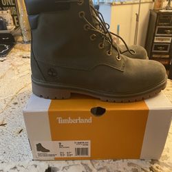 Like New Men’s Timberland Boots Olive Green