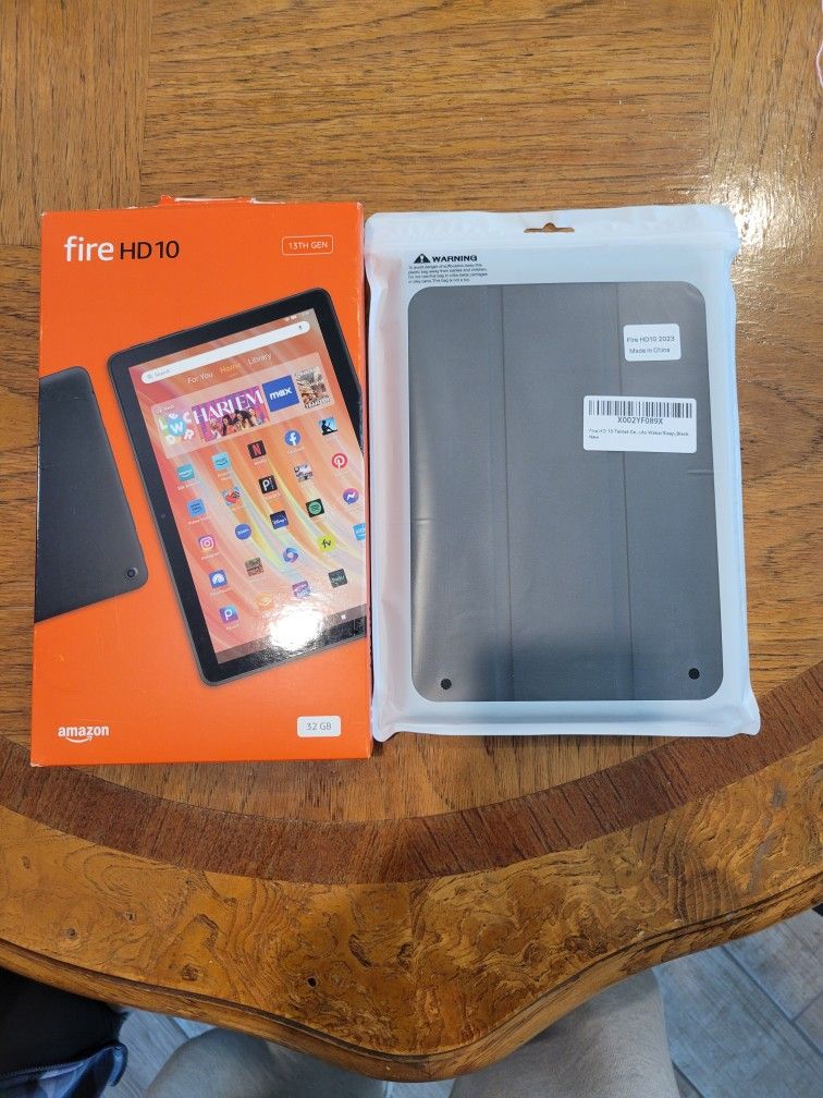 Amazon Fire HD10 Tablet with Case