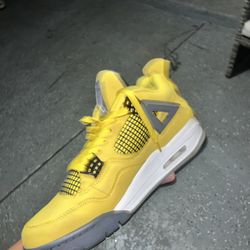 Lighting Jordan 4s
