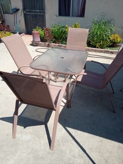 PATIO SET FOR SALE 5 PIECES