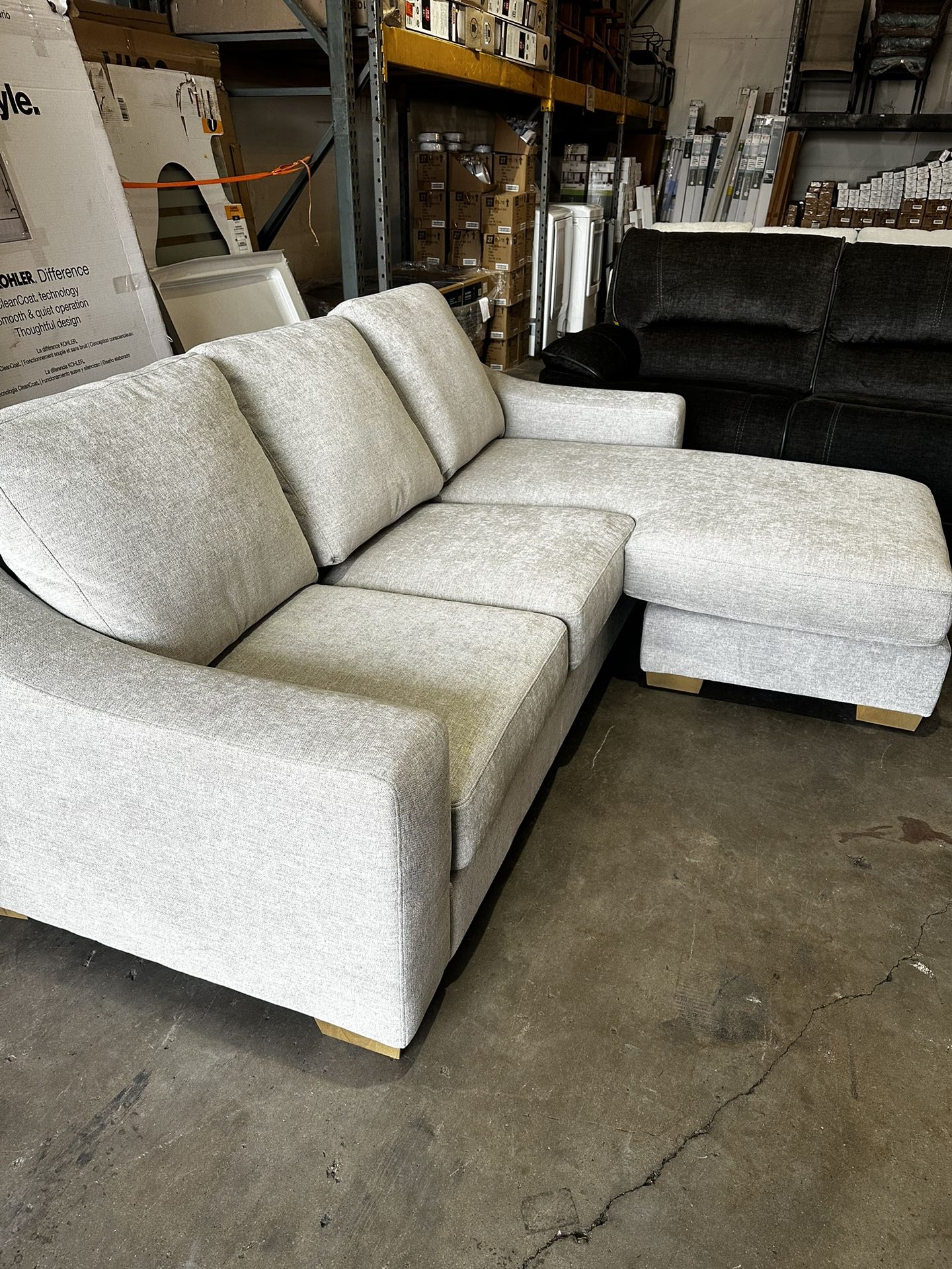 Thomasville Dillard 2-piece Fabric Sofa with Reversible Chaise