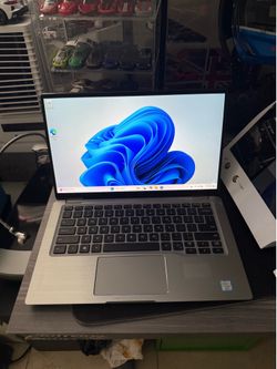 Computer Laptop Dell Latitude touchscreen core i5 8th gen very fast