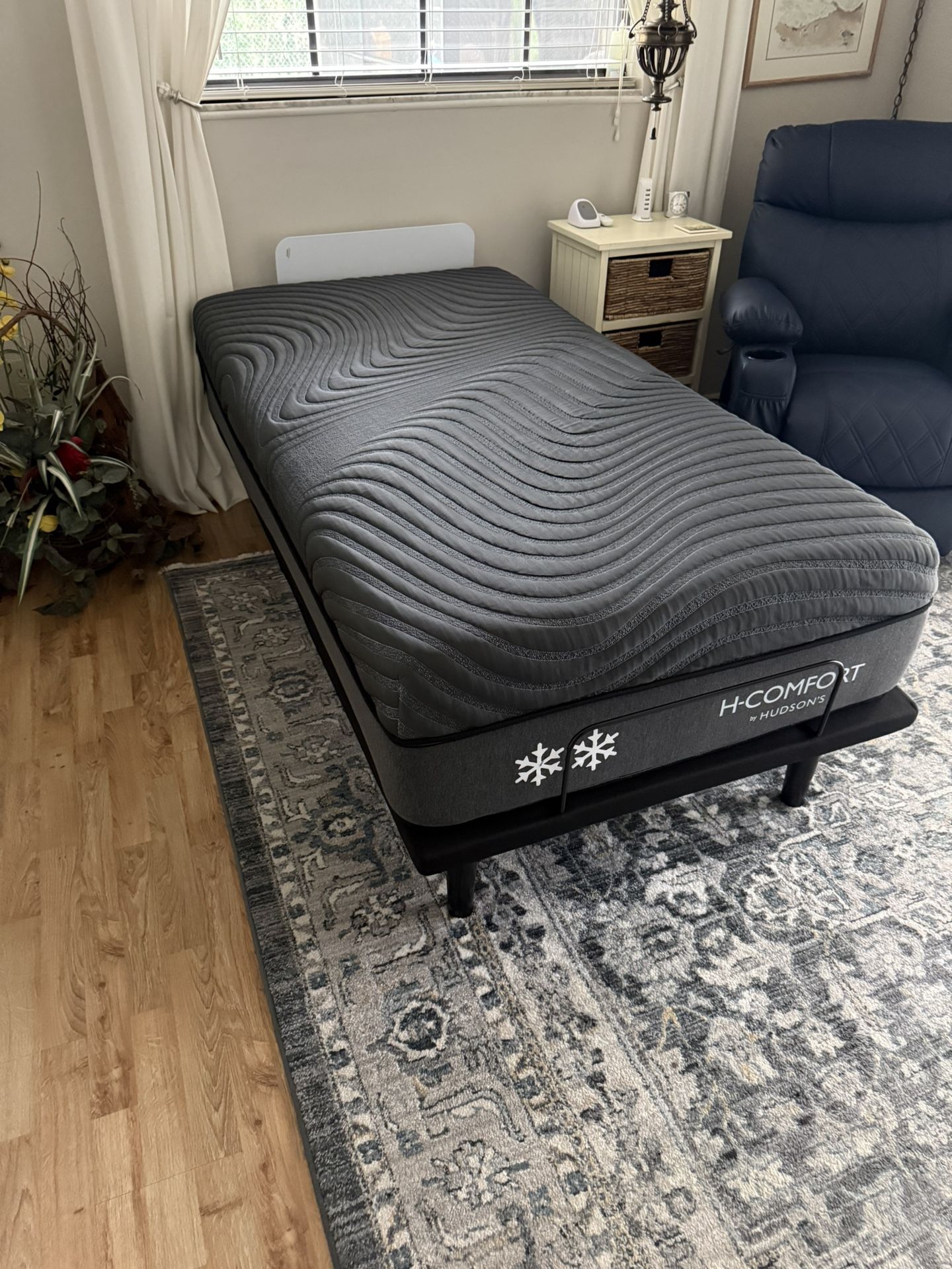 Twin Adjustable Bed