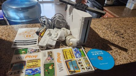 Nintendo Wii Console Bundle with Games