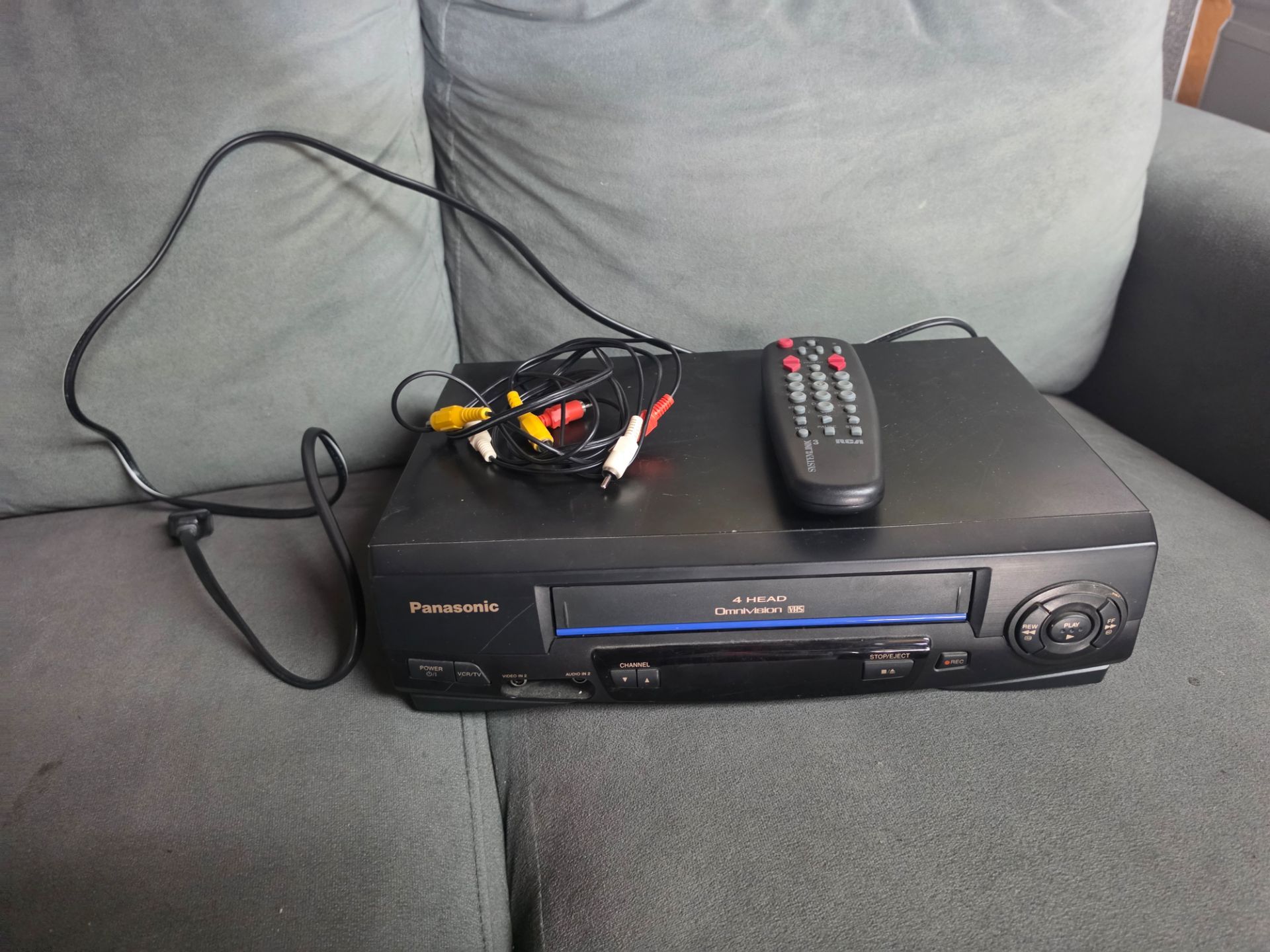 Panasonic Pv-v4021 Vcr Blue Line Hi-fi Stereo Omnivision Remote Tested