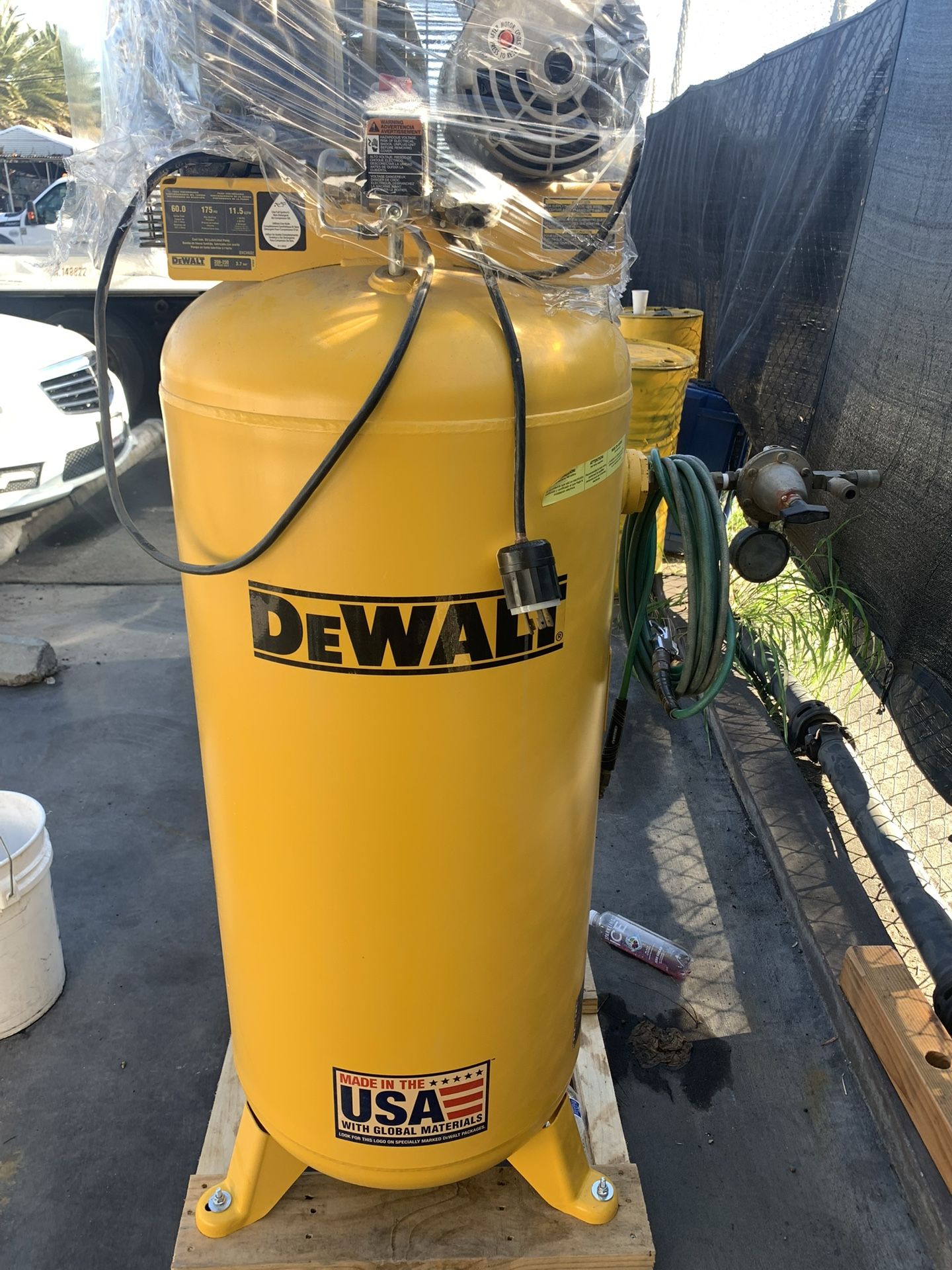 Air Compressor 60 Pound Capacity