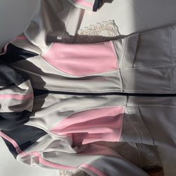 WOMEN’s BLACK/ WHITE/ PINK LULULEMON JACKET SIZE 6