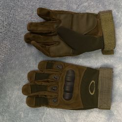 Large Military Green Gloves With Knuckle Proctor
