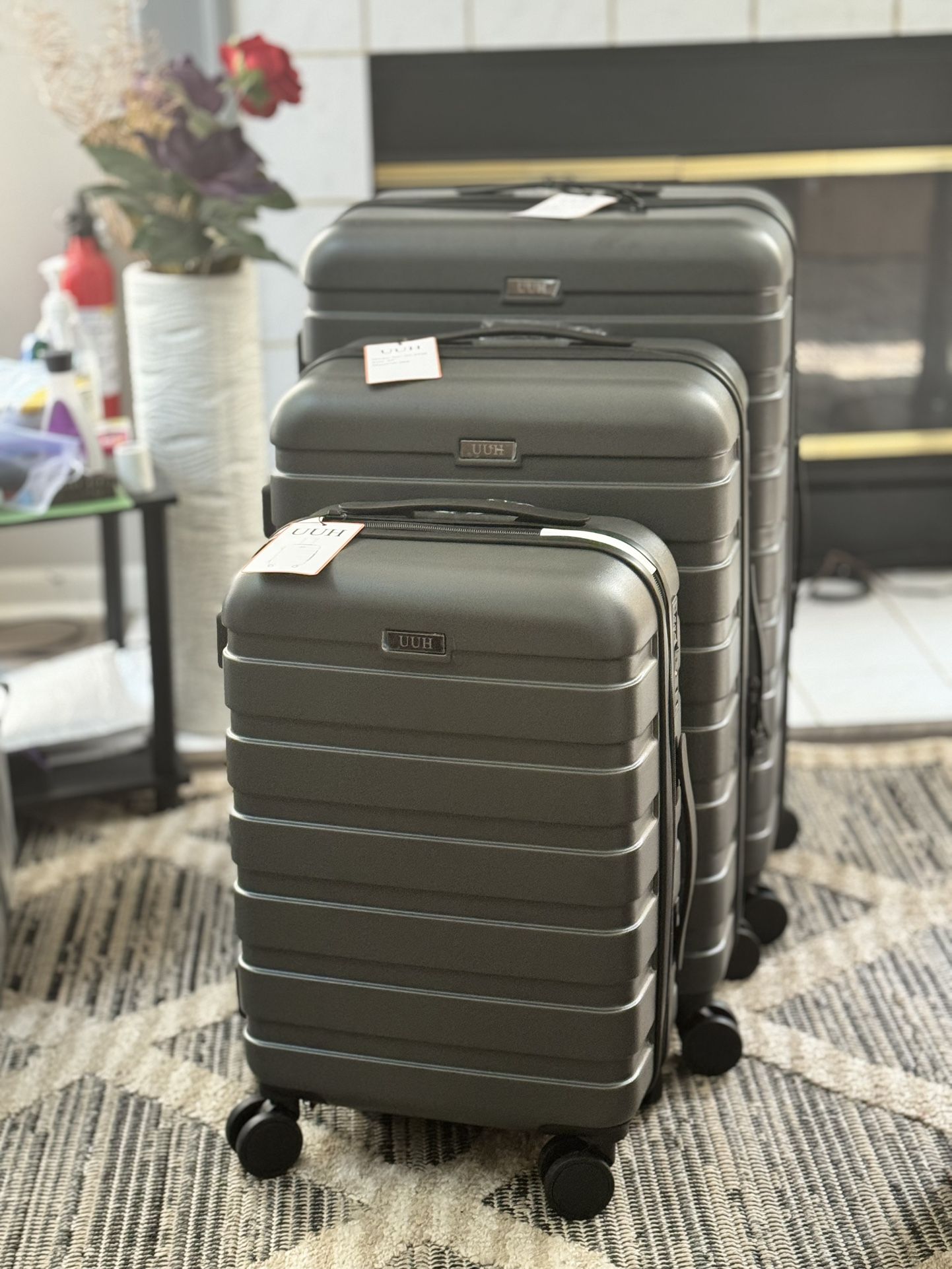 3 PIECE ABS HARDSHELL LUGGAGE SET WITH TSA APPROVED LOCKS AND SPINNER WHEELS BRAND NEW WITH TAGS AND ORIGINAL PACKAGING