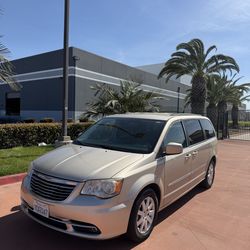2013 Chrysler Town
