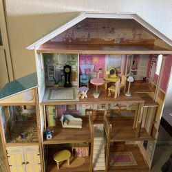 Doll House 