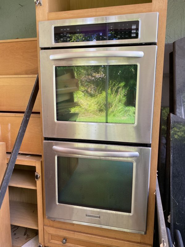 Kitchenaid 27 inch double oven, electric convection for Sale in Fort