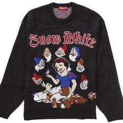 SUPREME SNOW WHITE SWEATER SIZE MEDIUM 