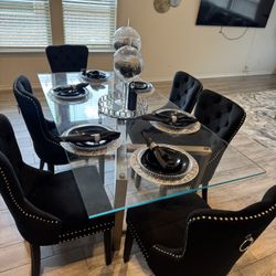 Living Spaces Dinning Set $1200🔥