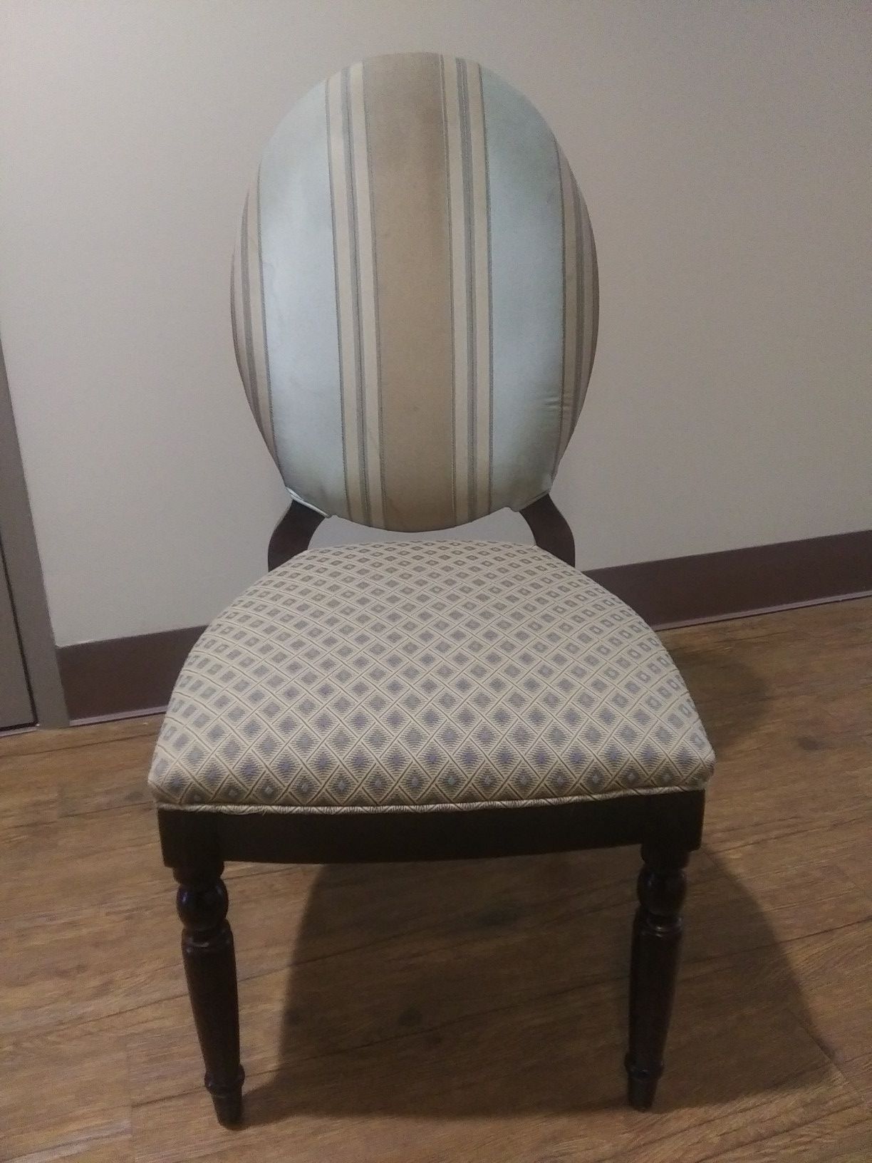 OVAL BACK UPHOLSTERY DINING/DESK/ACCENT CHAIR