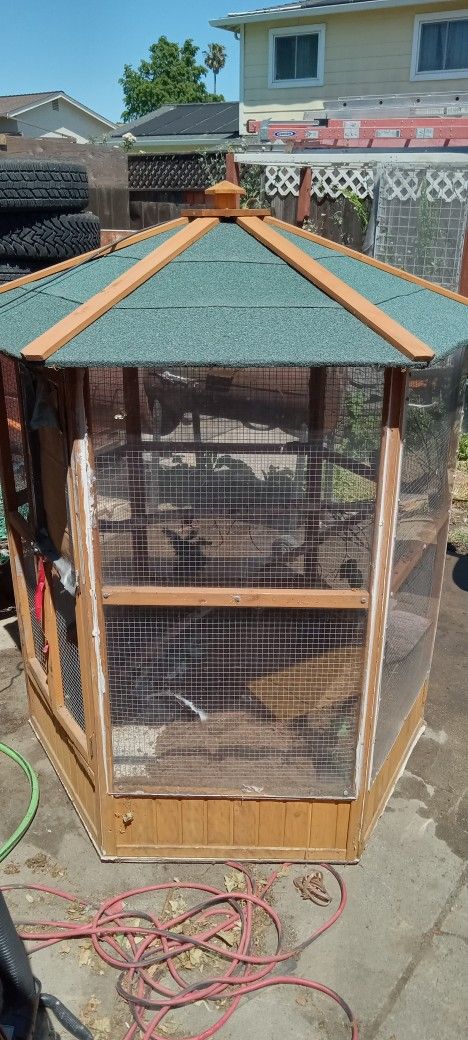 Large Cage,perfect For Snakes Or Birds Excellent Condition 275.00 Or Best Offer