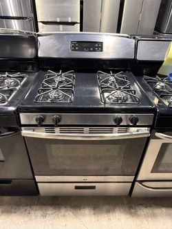 GE Stainless Steel 4 burner range stove