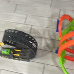 Hot Wheels Hand Held Track.  Works Great