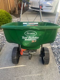 Scott’s Turf Builder Broadcast Speader