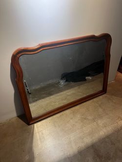 Thomasville Furniture Tableau Collection Country French 50” Dresser / Wall Mirror
