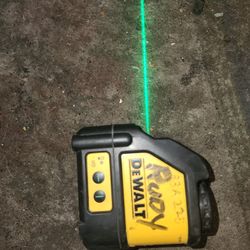 4 Line Lazer Nivel In Good Condition 