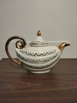 HALL CHINA COMPANY TEAPOT