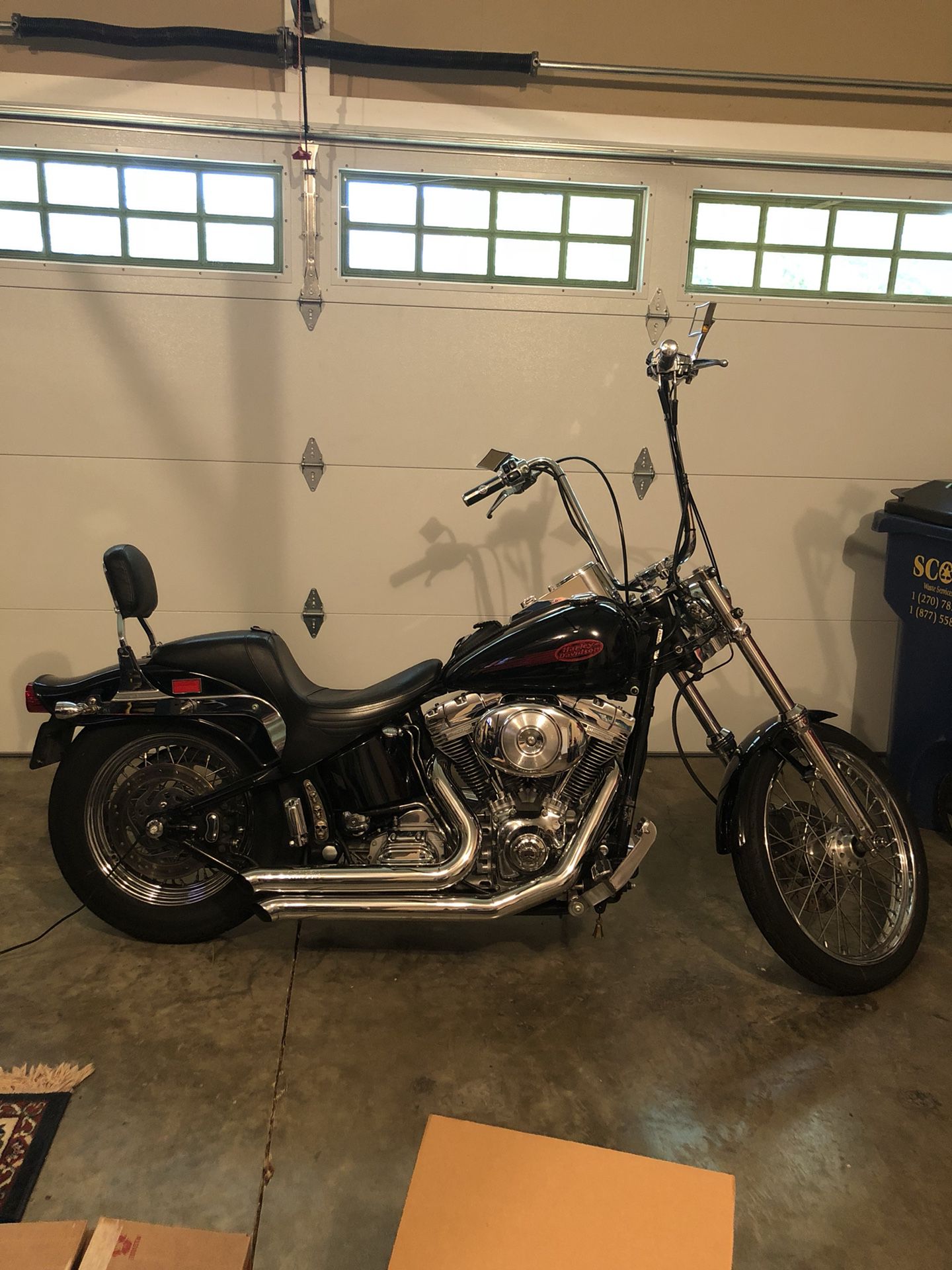 Photo 2000 Harley Softail, only 40k miles, ramp, bags, everything