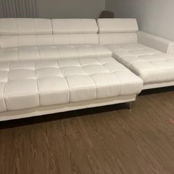 New Spacious White Leather Sectional    Or Black .  116” X 69”.  Free Delivery !