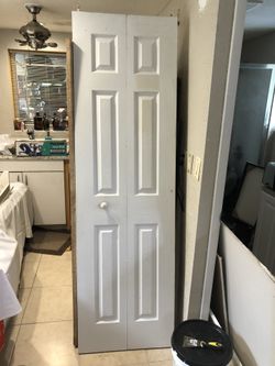 Folding door