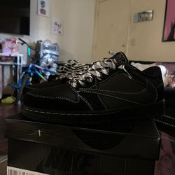 Travis Scott Black Phantom Size 8 $300 OBO