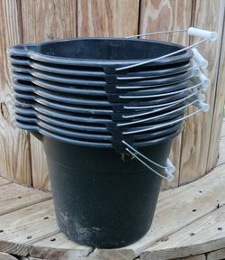 2.5 Gallon Garden Buckets