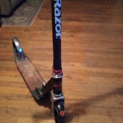 BLACK LABEL SCOOTER 8" WHEELS 