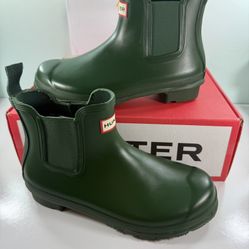 Hunter Women’s Original Chelsea Ankle Rain Boots - size 8/ size 11