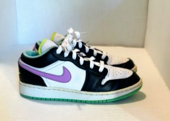 Nike Air Jordan 1 low  size 6Y   —women 7.5