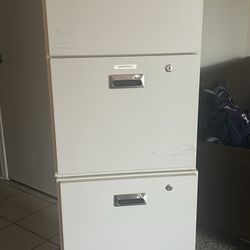 Filing Cabinets 
