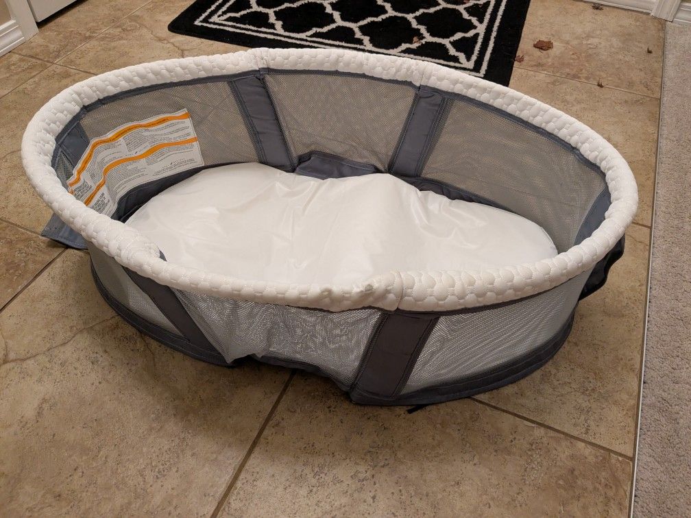 Baby Delight Travel Bassinet