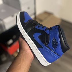 AIR JORDAN 1 MID HYPER ROYAL SIZE 10 With Goat Receipt  