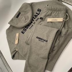 Dark oatmeal, essentials sweatsuit