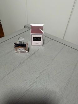 Miss Dior mini perfume