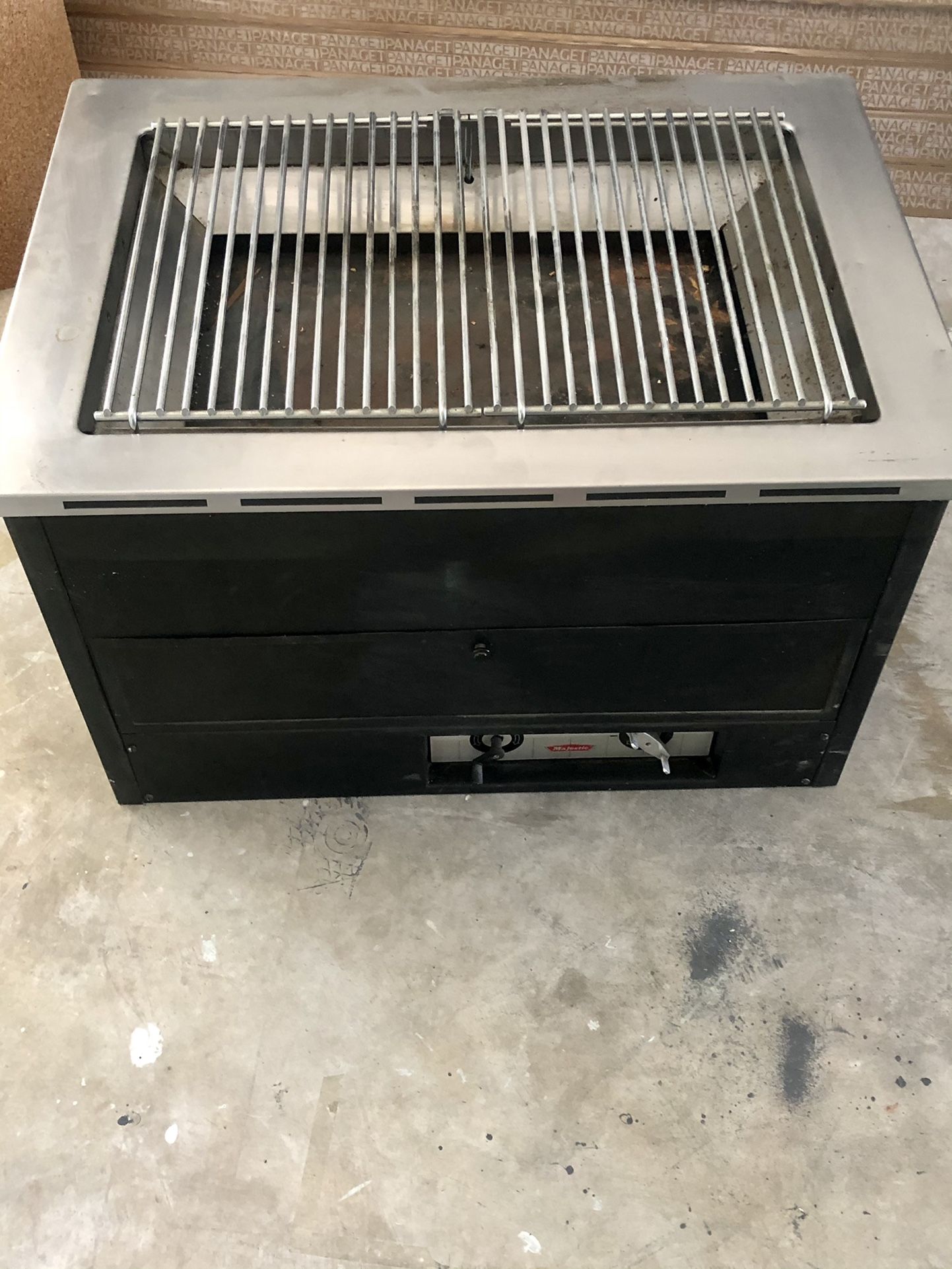Vintagw Majestic BBQ Char-Grill Charcoal Indoor/outdoor Grill